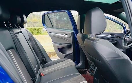 Volkswagen Golf VIII, 2022 год, 2 100 000 рублей, 7 фотография