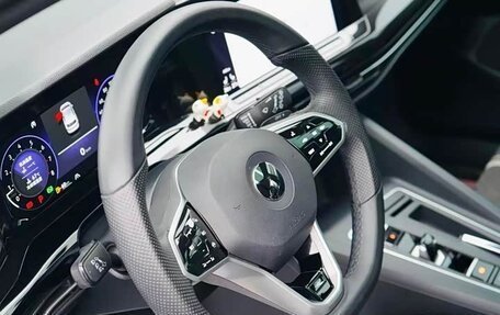 Volkswagen Golf VIII, 2022 год, 2 100 000 рублей, 13 фотография