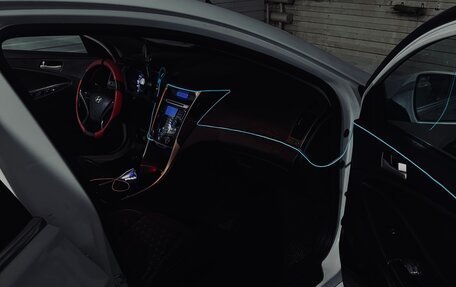 Hyundai Sonata VI, 2011 год, 825 000 рублей, 5 фотография