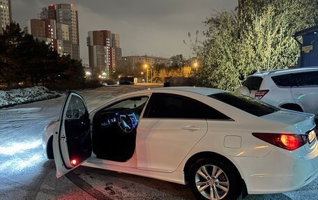 Hyundai Sonata VI, 2011 год, 825 000 рублей, 10 фотография