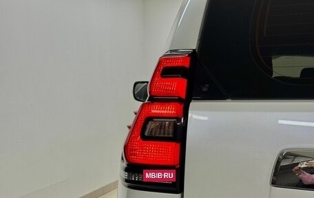 Toyota Land Cruiser Prado 150 рестайлинг 2, 2019 год, 4 998 000 рублей, 10 фотография