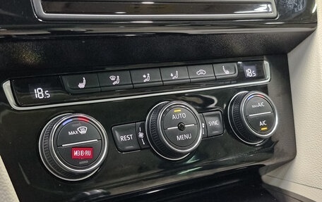 Volkswagen Passat B8 рестайлинг, 2016 год, 2 315 000 рублей, 21 фотография