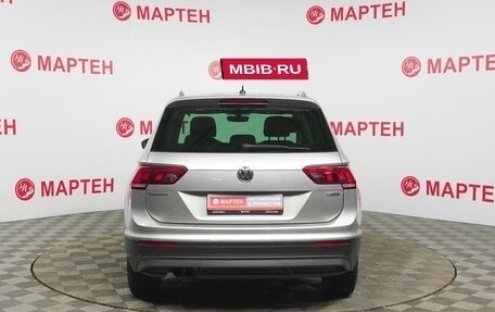 Volkswagen Tiguan II, 2018 год, 2 880 000 рублей, 6 фотография