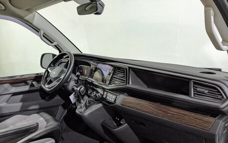 Volkswagen Multivan T6 рестайлинг, 2021 год, 6 500 000 рублей, 13 фотография