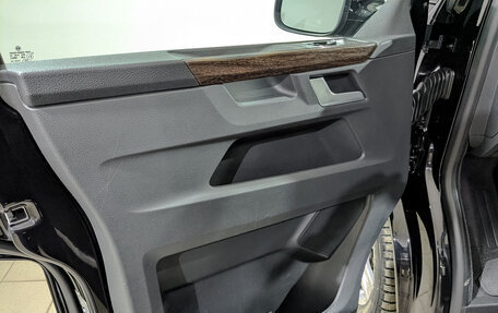 Volkswagen Multivan T6 рестайлинг, 2021 год, 6 500 000 рублей, 19 фотография