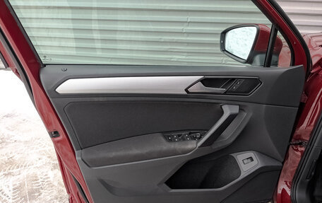 Volkswagen Tiguan II, 2017 год, 2 300 000 рублей, 17 фотография