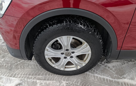 Volkswagen Tiguan II, 2017 год, 2 300 000 рублей, 16 фотография