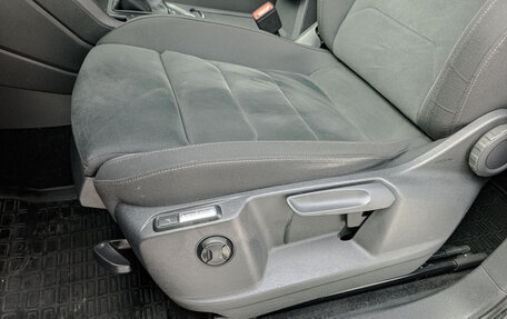 Volkswagen Tiguan II, 2017 год, 2 300 000 рублей, 19 фотография