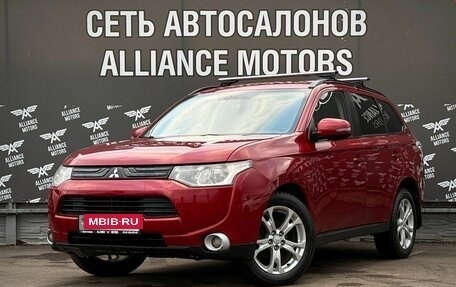 Mitsubishi Outlander III рестайлинг 3, 2013 год, 1 099 000 рублей, 3 фотография