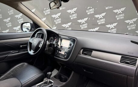 Mitsubishi Outlander III рестайлинг 3, 2013 год, 1 099 000 рублей, 26 фотография
