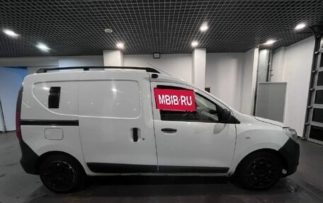 Renault Dokker, 2018 год, 1 240 000 рублей, 2 фотография