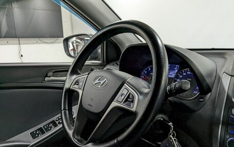 Hyundai Solaris II рестайлинг, 2016 год, 950 000 рублей, 21 фотография