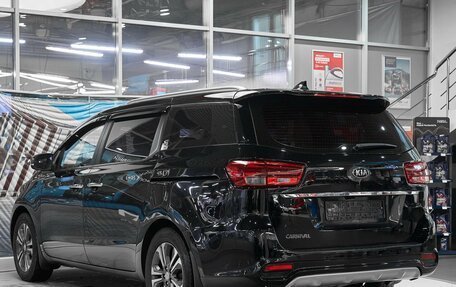 KIA Carnival III, 2020 год, 2 400 000 рублей, 4 фотография