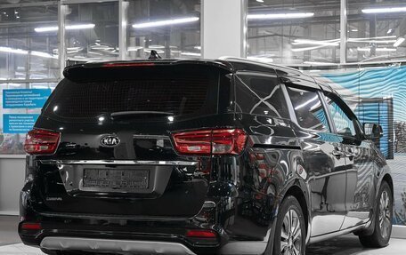 KIA Carnival III, 2020 год, 2 400 000 рублей, 6 фотография