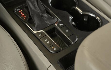 KIA Carnival III, 2020 год, 2 400 000 рублей, 17 фотография