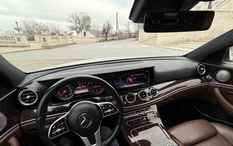 Mercedes-Benz E-Класс, 2019 год, 3 500 000 рублей, 8 фотография