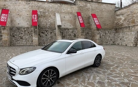 Mercedes-Benz E-Класс, 2019 год, 3 500 000 рублей, 3 фотография