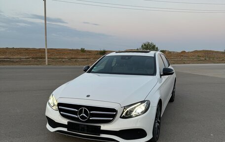 Mercedes-Benz E-Класс, 2019 год, 3 500 000 рублей, 13 фотография