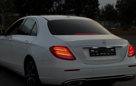 Mercedes-Benz E-Класс, 2019 год, 3 500 000 рублей, 15 фотография