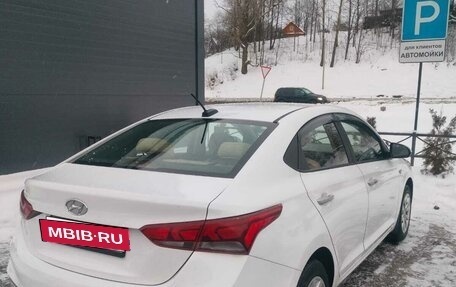 Hyundai Solaris II рестайлинг, 2018 год, 850 000 рублей, 2 фотография