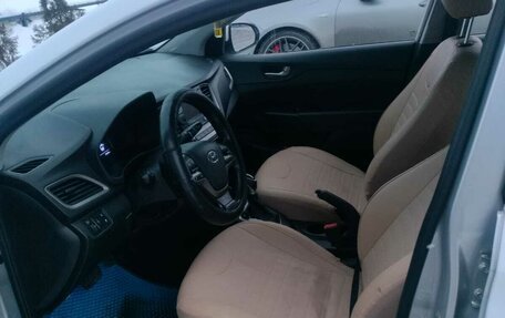 Hyundai Solaris II рестайлинг, 2018 год, 850 000 рублей, 13 фотография