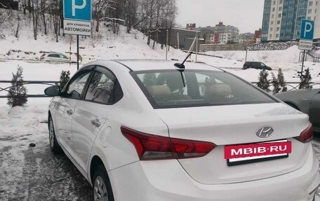 Hyundai Solaris II рестайлинг, 2018 год, 850 000 рублей, 3 фотография