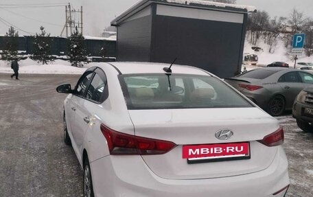 Hyundai Solaris II рестайлинг, 2018 год, 850 000 рублей, 24 фотография