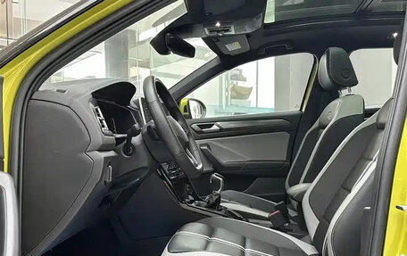 Volkswagen T-Roc I, 2022 год, 1 869 040 рублей, 9 фотография