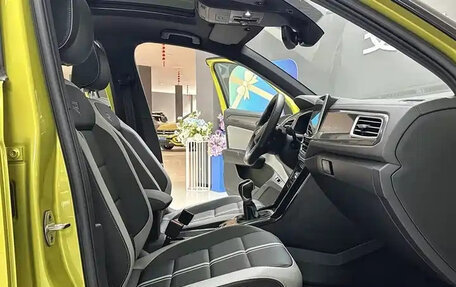 Volkswagen T-Roc I, 2022 год, 1 869 040 рублей, 13 фотография