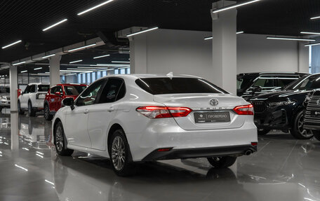 Toyota Camry, 2021 год, 3 080 000 рублей, 5 фотография