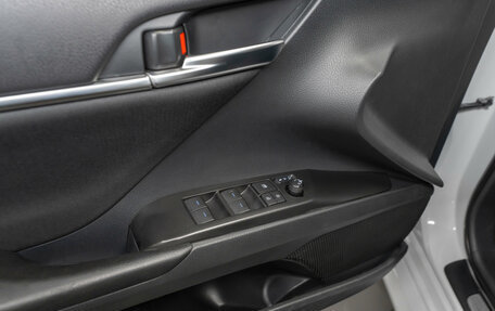 Toyota Camry, 2021 год, 3 080 000 рублей, 18 фотография