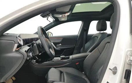 Mercedes-Benz A-Класс, 2022 год, 1 880 050 рублей, 10 фотография