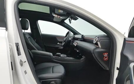 Mercedes-Benz A-Класс, 2022 год, 1 880 050 рублей, 13 фотография