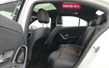 Mercedes-Benz A-Класс, 2022 год, 1 880 050 рублей, 9 фотография