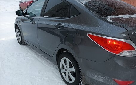 Hyundai Solaris II рестайлинг, 2012 год, 900 000 рублей, 5 фотография