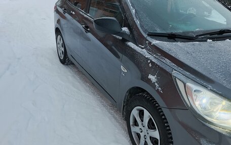 Hyundai Solaris II рестайлинг, 2012 год, 900 000 рублей, 2 фотография