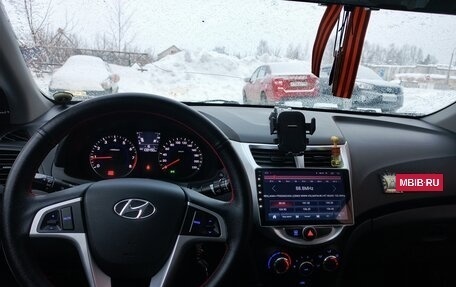 Hyundai Solaris II рестайлинг, 2012 год, 900 000 рублей, 7 фотография