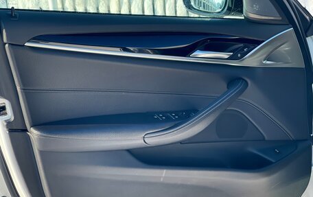 BMW 5 серия, 2018 год, 2 999 000 рублей, 18 фотография