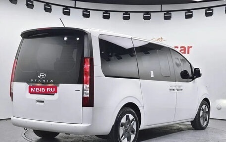 Hyundai Staria, 2023 год, 6 160 000 рублей, 3 фотография