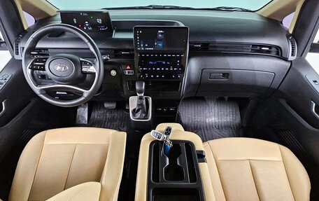 Hyundai Staria, 2023 год, 6 160 000 рублей, 6 фотография