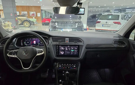 Volkswagen Tiguan II, 2023 год, 3 128 777 рублей, 8 фотография