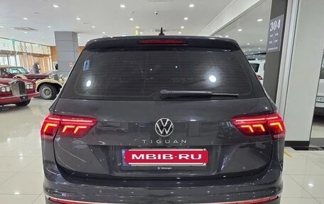 Volkswagen Tiguan II, 2023 год, 3 128 777 рублей, 4 фотография