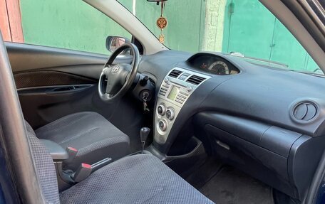 Toyota Yaris III рестайлинг, 2007 год, 665 000 рублей, 10 фотография