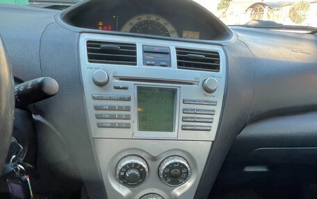 Toyota Yaris III рестайлинг, 2007 год, 665 000 рублей, 12 фотография