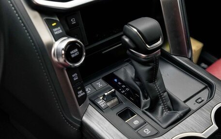 Toyota Land Cruiser, 2025 год, 13 100 000 рублей, 16 фотография