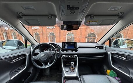 Toyota RAV4, 2020 год, 3 350 000 рублей, 5 фотография