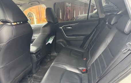 Toyota RAV4, 2020 год, 3 350 000 рублей, 2 фотография