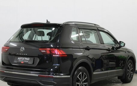 Volkswagen Tiguan II, 2021 год, 2 390 000 рублей, 3 фотография
