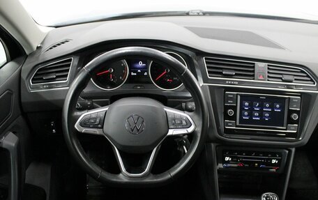 Volkswagen Tiguan II, 2021 год, 2 390 000 рублей, 8 фотография