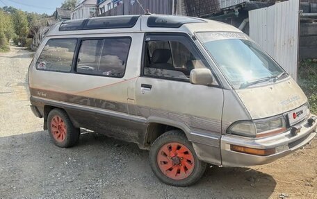 Toyota MasterAce Surf, 1989 год, 110 000 рублей, 2 фотография